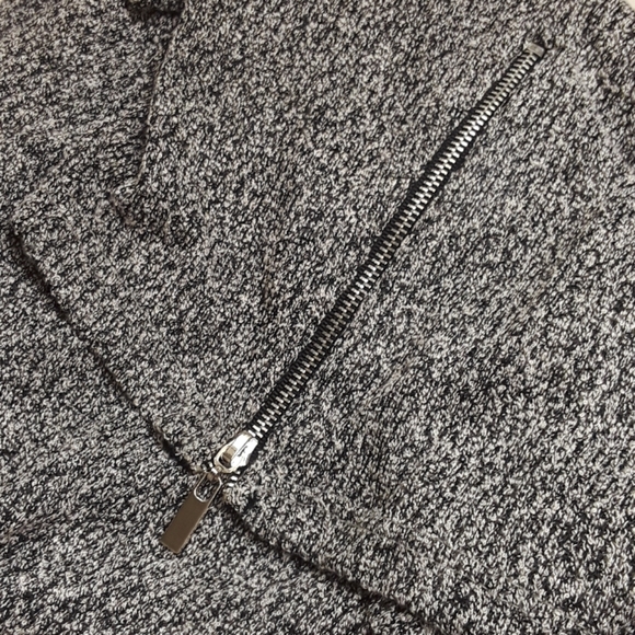 NWT, New Look Plus-Size Zip Hem Mini Boucle Top - Picture 9 of 13